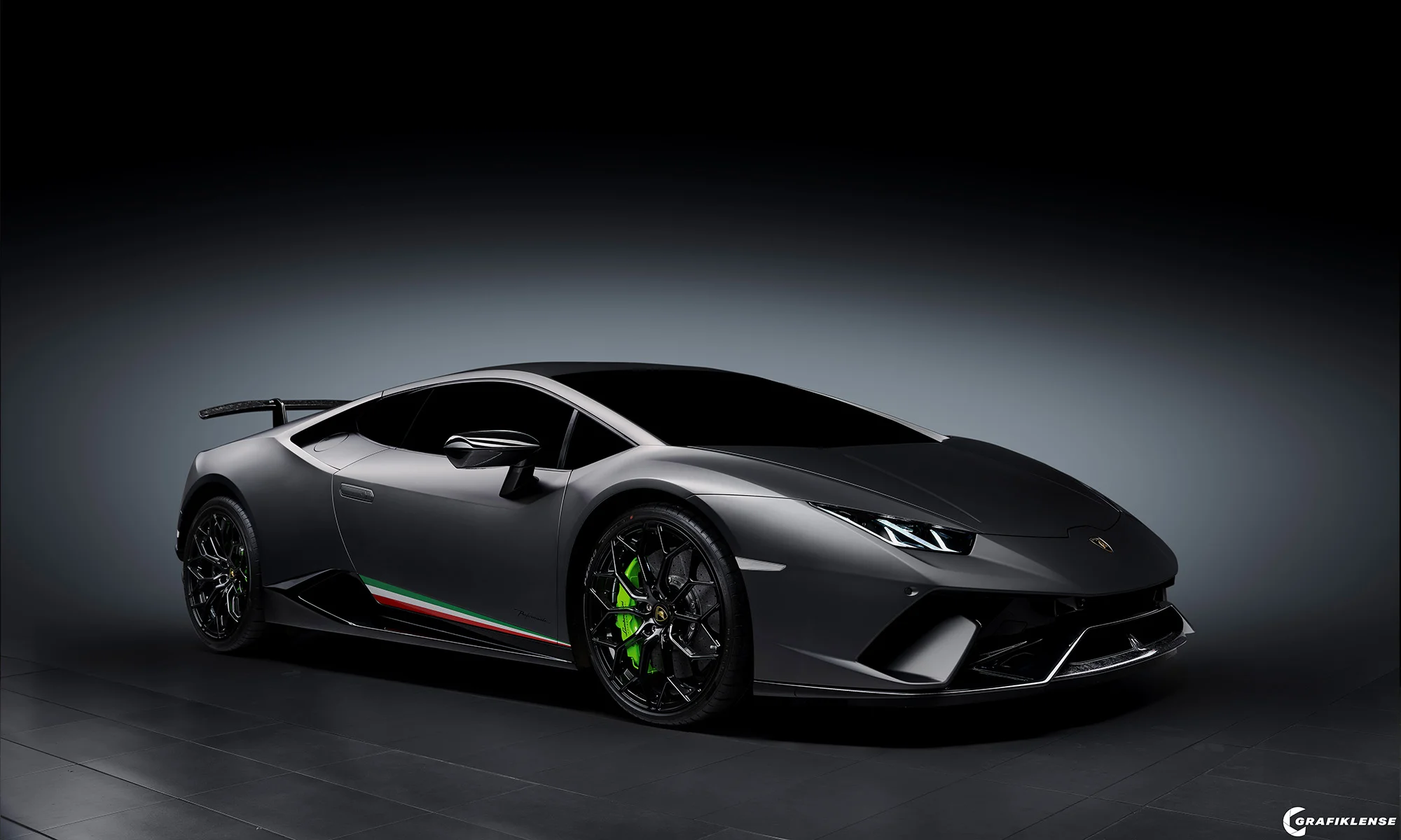 Lamborghini mit hochwertiger Fahrzeugfolierung